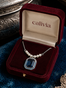 Lumière Heritage Pendant Necklace