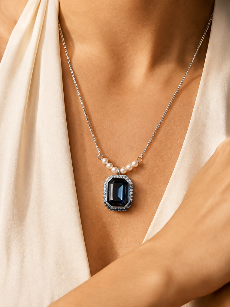 Lumière Heritage Pendant Necklace