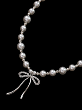 Load image into Gallery viewer, Butterfly Grace Pearl Necklace