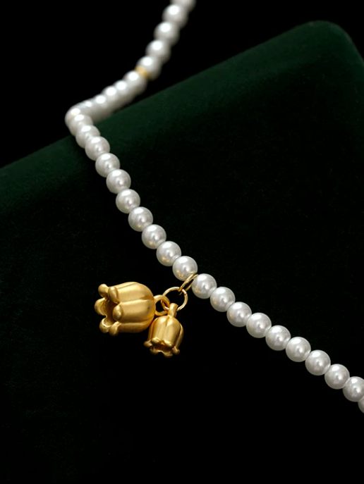 Lily Bell Pearl Necklace